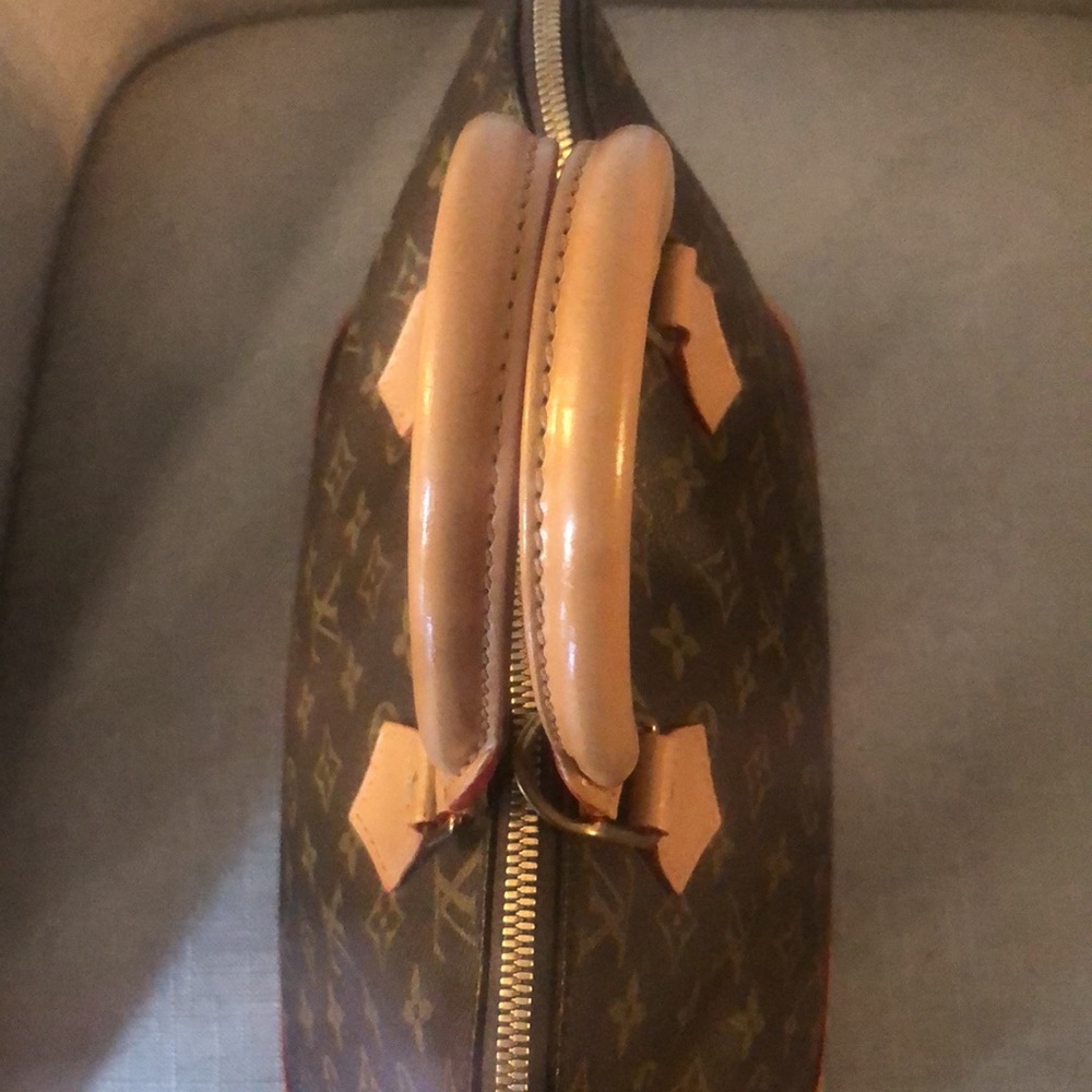 COPY - Sales 🔥$525 Louis Vuitton Monogram Alma - Picture 8 of 13